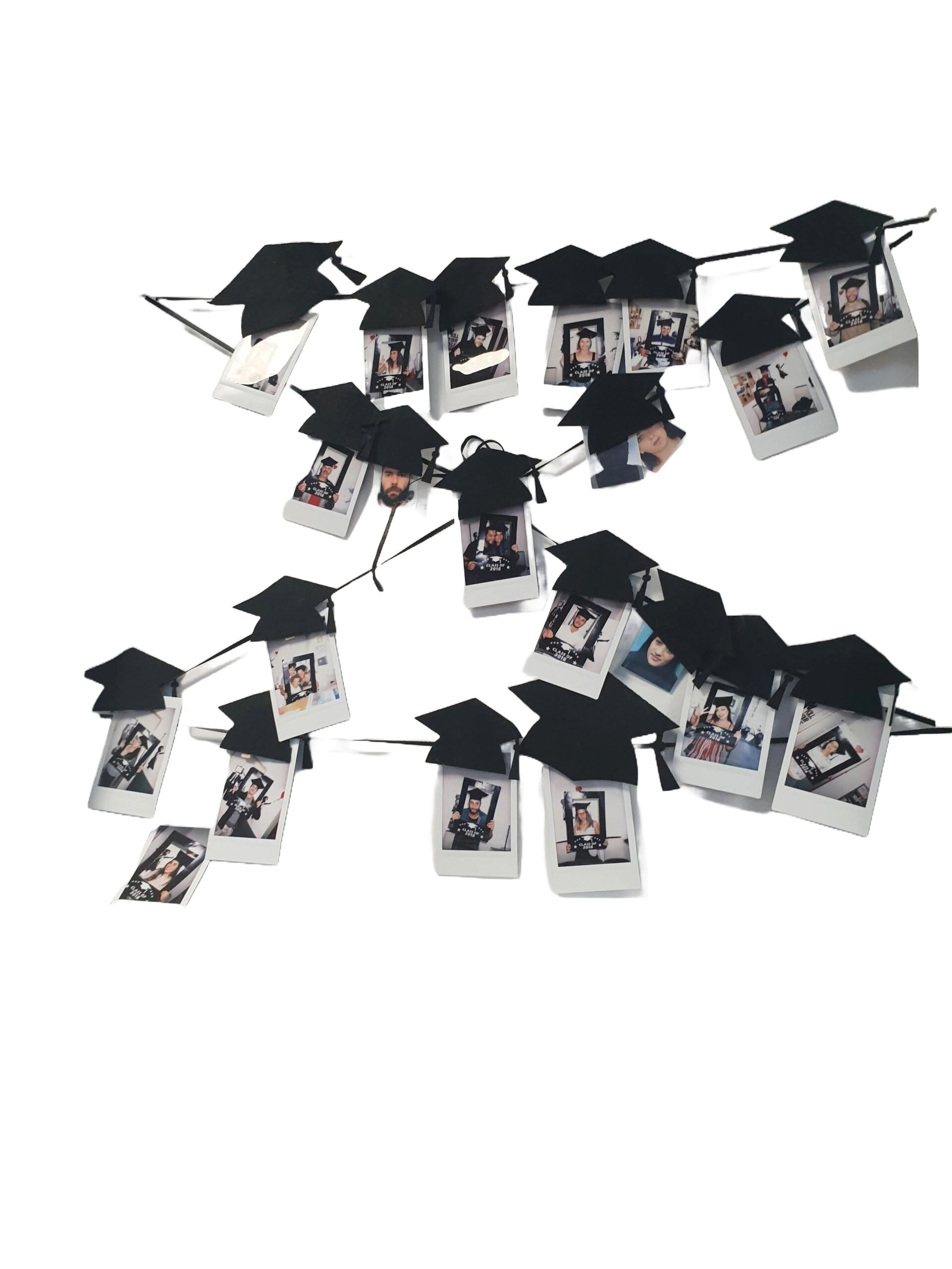 Photos d’élèves (chapeaux de diplômés)